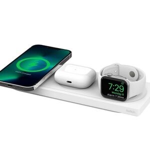 Belkin BOOST↑CHARGE™ PRO 3-in-1 Wireless Charging Pad with MagSafe